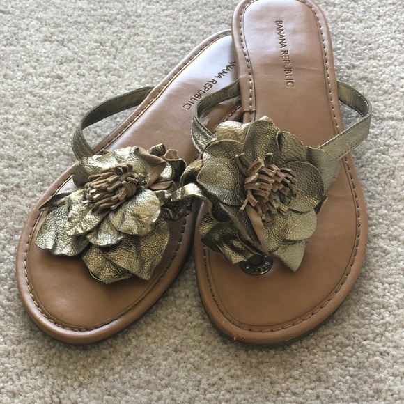 Banana Republic Leather Flower Flipflop Sandals - Picture 1 of 4